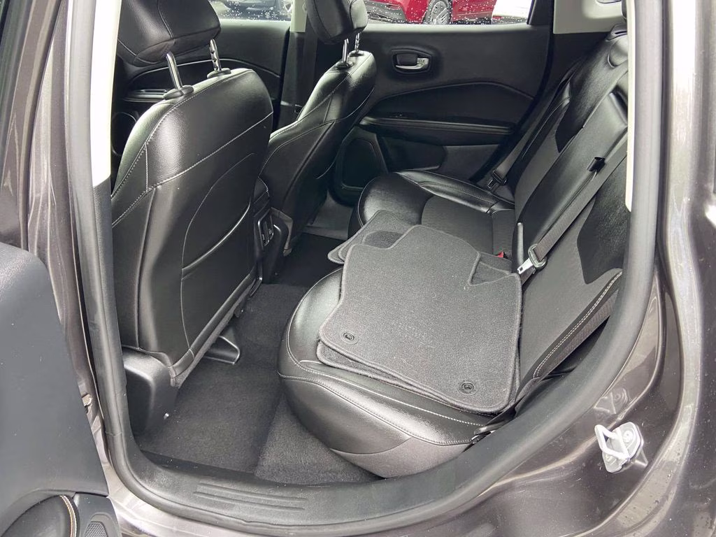 2021 Granite Crystal Metallic Clearcoat Jeep Compass Latitude FWD SUV