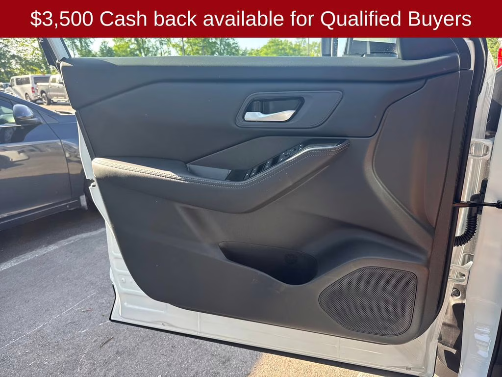 2026 Everest White Pearl Tricoat Nissan Rogue SV FWD SUV