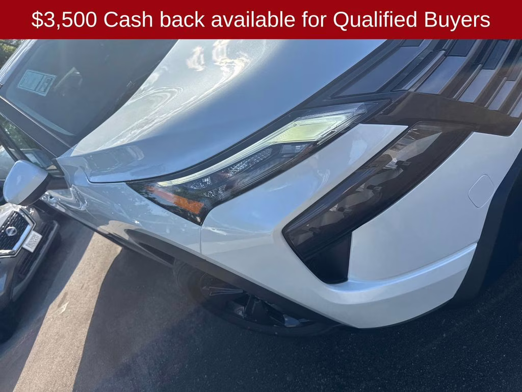 2026 Everest White Pearl Tricoat Nissan Rogue SV FWD SUV