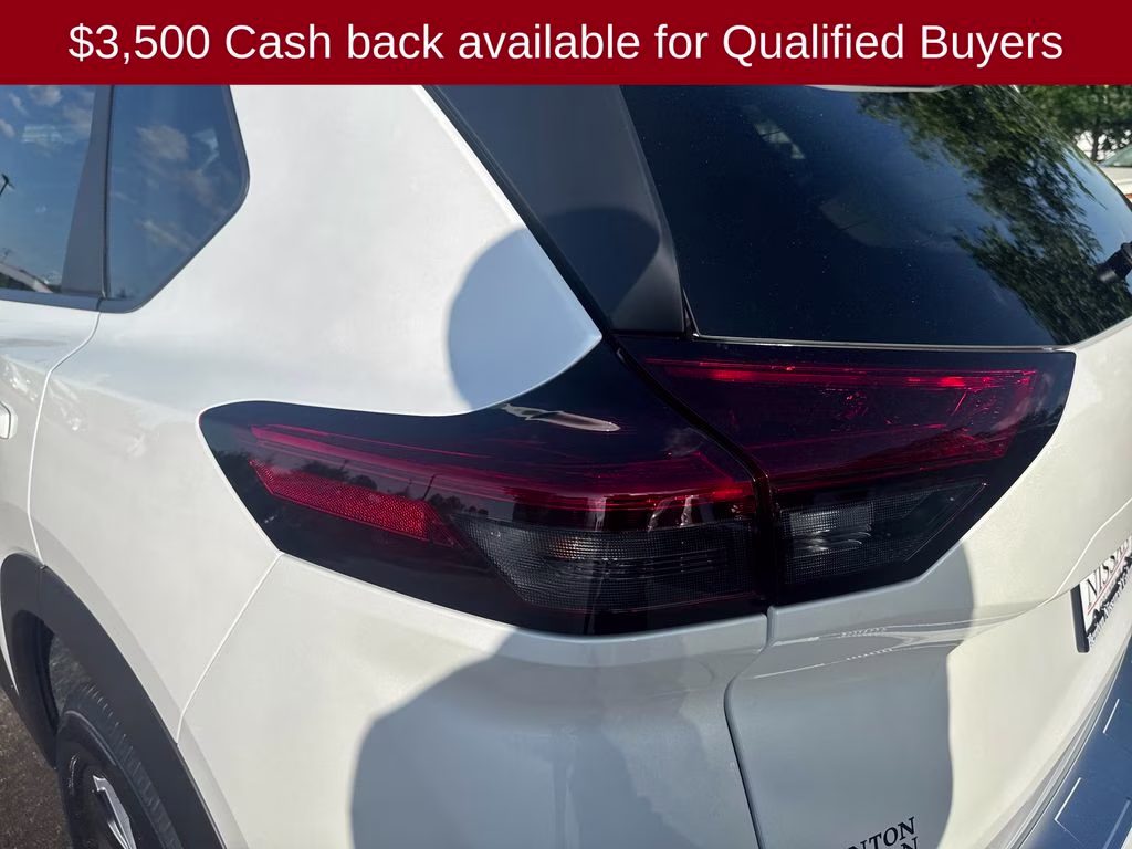 2026 Everest White Pearl Tricoat Nissan Rogue SV FWD SUV