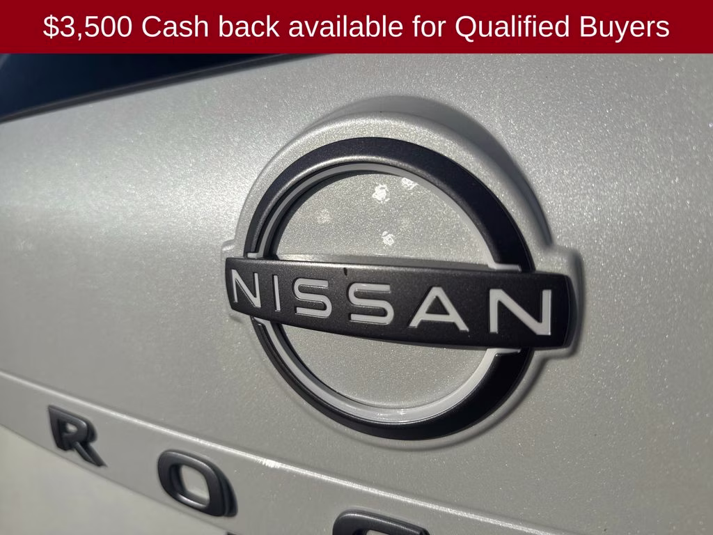 2026 Everest White Pearl Tricoat Nissan Rogue SV FWD SUV
