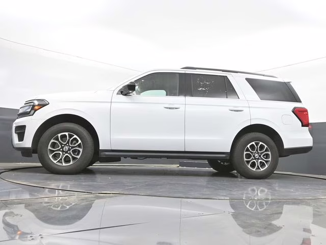 2023 Oxford White Ford Expedition XL 4X4 SUV