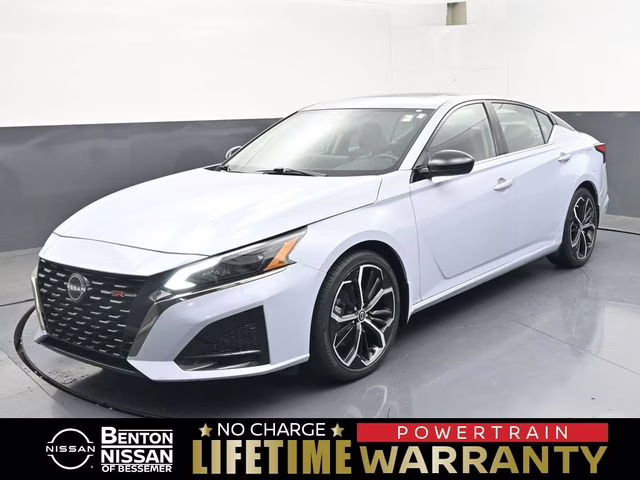 2023 Gray Sky Pearl Nissan Altima 2.5 SR FWD Sedan