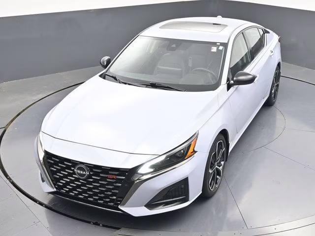 2023 Gray Sky Pearl Nissan Altima 2.5 SR FWD Sedan