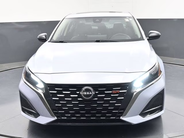 2023 Gray Sky Pearl Nissan Altima 2.5 SR FWD Sedan