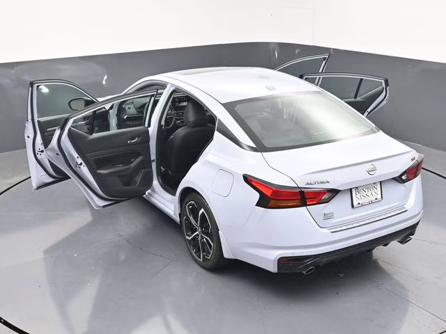 2023 Gray Sky Pearl Nissan Altima 2.5 SR FWD Sedan