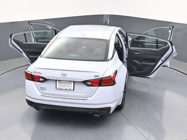 2023 Gray Sky Pearl Nissan Altima 2.5 SR FWD Sedan