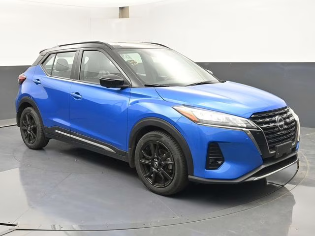 2022 Electric Blue/Super Black Nissan Kicks SR FWD SUV