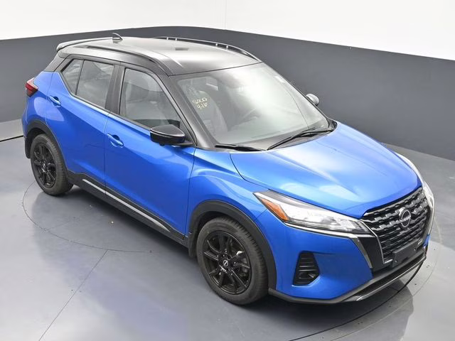 2022 Electric Blue/Super Black Nissan Kicks SR FWD SUV
