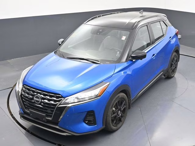 2022 Electric Blue/Super Black Nissan Kicks SR FWD SUV