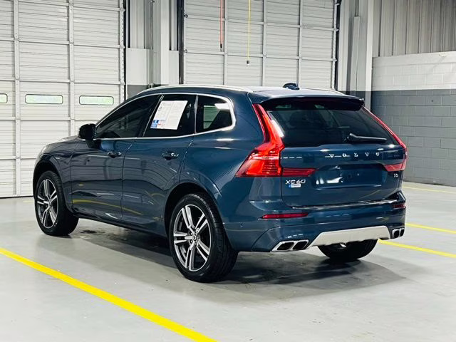 2019 Denim Blue Metallic Volvo XC60 T5 Momentum FWD SUV
