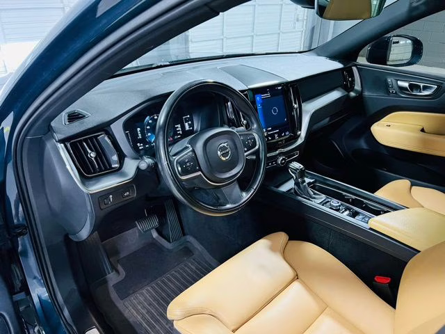 2019 Denim Blue Metallic Volvo XC60 T5 Momentum FWD SUV