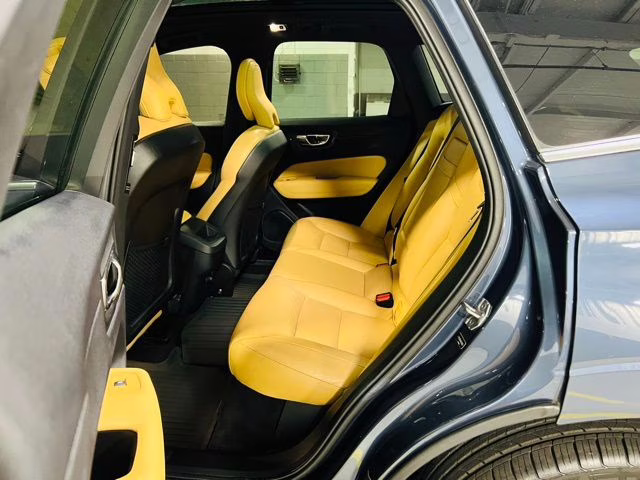 2019 Denim Blue Metallic Volvo XC60 T5 Momentum FWD SUV