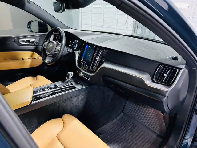 2019 Denim Blue Metallic Volvo XC60 T5 Momentum FWD SUV