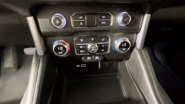 2022 Onyx Black GMC Yukon SLE 4X4 SUV