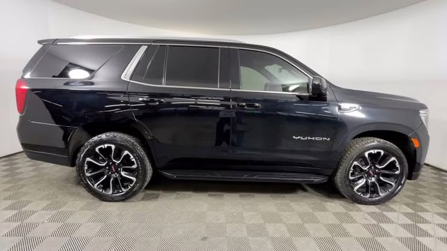 2022 Onyx Black GMC Yukon SLE 4X4 SUV