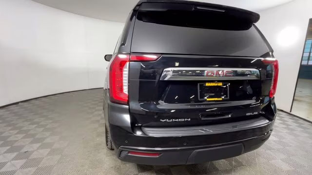 2022 Onyx Black GMC Yukon SLE 4X4 SUV