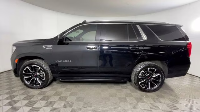 2022 Onyx Black GMC Yukon SLE 4X4 SUV