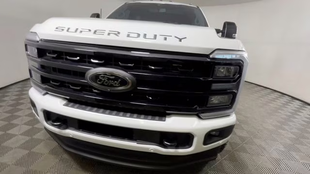 2024 White Metallic Ford F-350SD Lariat 4X4 Truck
