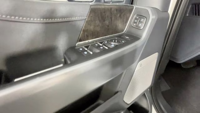 2024 White Metallic Ford F-350SD Lariat 4X4 Truck