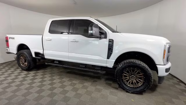 2024 White Metallic Ford F-350SD Lariat 4X4 Truck