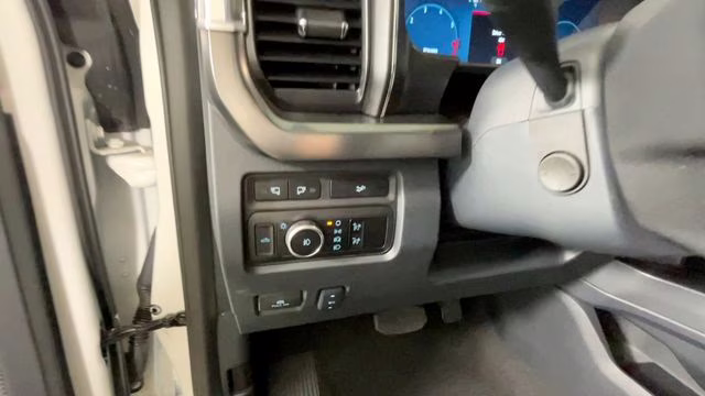 2024 White Metallic Ford F-350SD Lariat 4X4 Truck