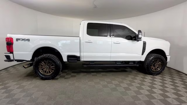 2024 White Metallic Ford F-350SD Lariat 4X4 Truck