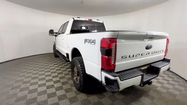 2024 White Metallic Ford F-350SD Lariat 4X4 Truck