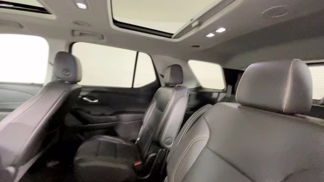 2021 Summit White Chevrolet Traverse LT Leather AWD SUV