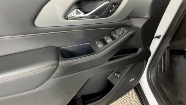 2021 Summit White Chevrolet Traverse LT Leather AWD SUV
