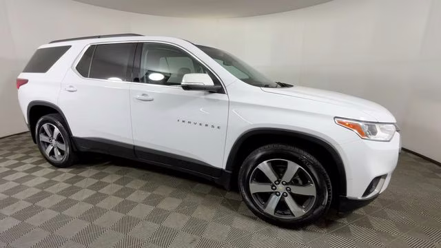 2021 Summit White Chevrolet Traverse LT Leather AWD SUV