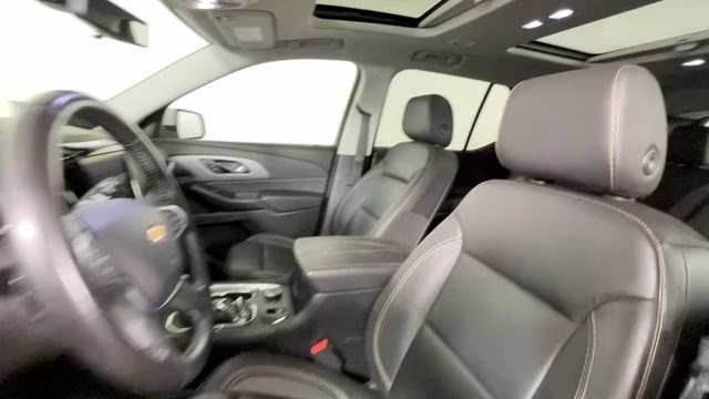 2021 Summit White Chevrolet Traverse LT Leather AWD SUV