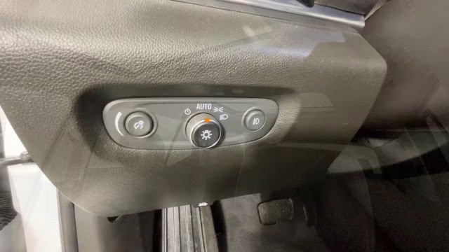 2021 Summit White Chevrolet Traverse LT Leather AWD SUV