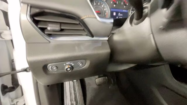 2021 Summit White Chevrolet Traverse LT Leather AWD SUV