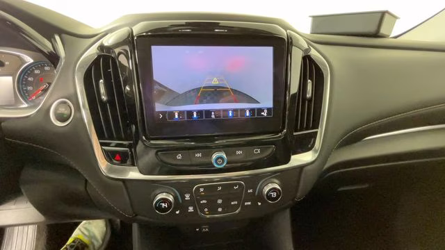 2021 Summit White Chevrolet Traverse LT Leather AWD SUV