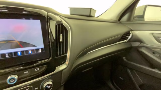 2021 Summit White Chevrolet Traverse LT Leather AWD SUV