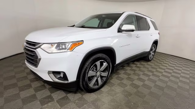 2021 Summit White Chevrolet Traverse LT Leather AWD SUV