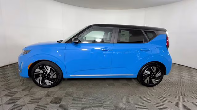2023 Surf Blue w/Black Roof Kia Soul GT-Line FWD Hatchback