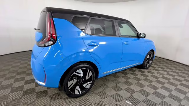 2023 Surf Blue w/Black Roof Kia Soul GT-Line FWD Hatchback