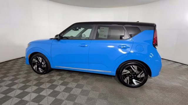 2023 Surf Blue w/Black Roof Kia Soul GT-Line FWD Hatchback