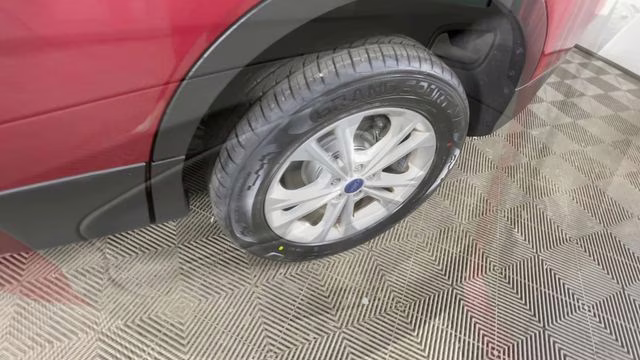 2017 Ruby Red Metallic Ford Escape SE FWD SUV