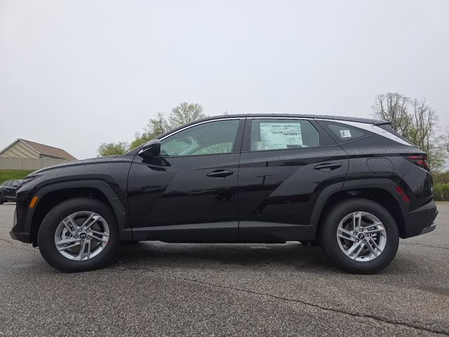 2026 Phantom Black Hyundai Tucson SE AWD SUV