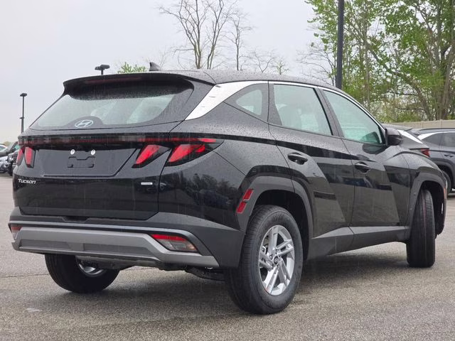 2026 Phantom Black Hyundai Tucson SE AWD SUV