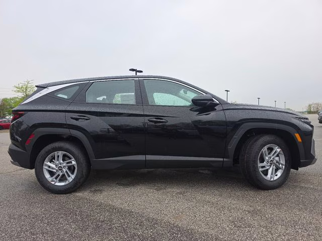 2026 Phantom Black Hyundai Tucson SE AWD SUV