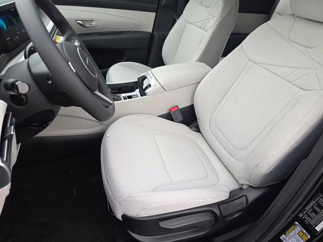 2026 Phantom Black Hyundai Tucson SE AWD SUV