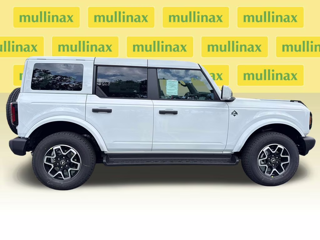 2026 Oxford White Ford Bronco Outer Banks 4X4 SUV
