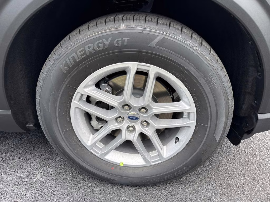 2026 Star White Metallic Tri-Coat Ford Explorer Active RWD SUV