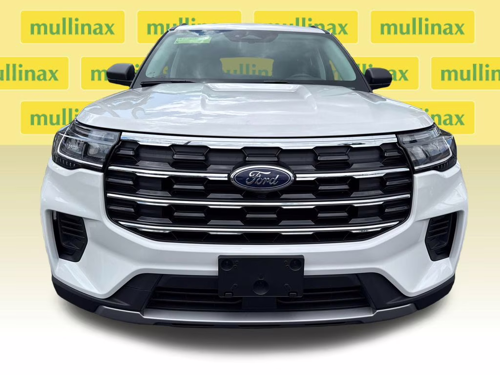 2026 Star White Metallic Tri-Coat Ford Explorer Active RWD SUV