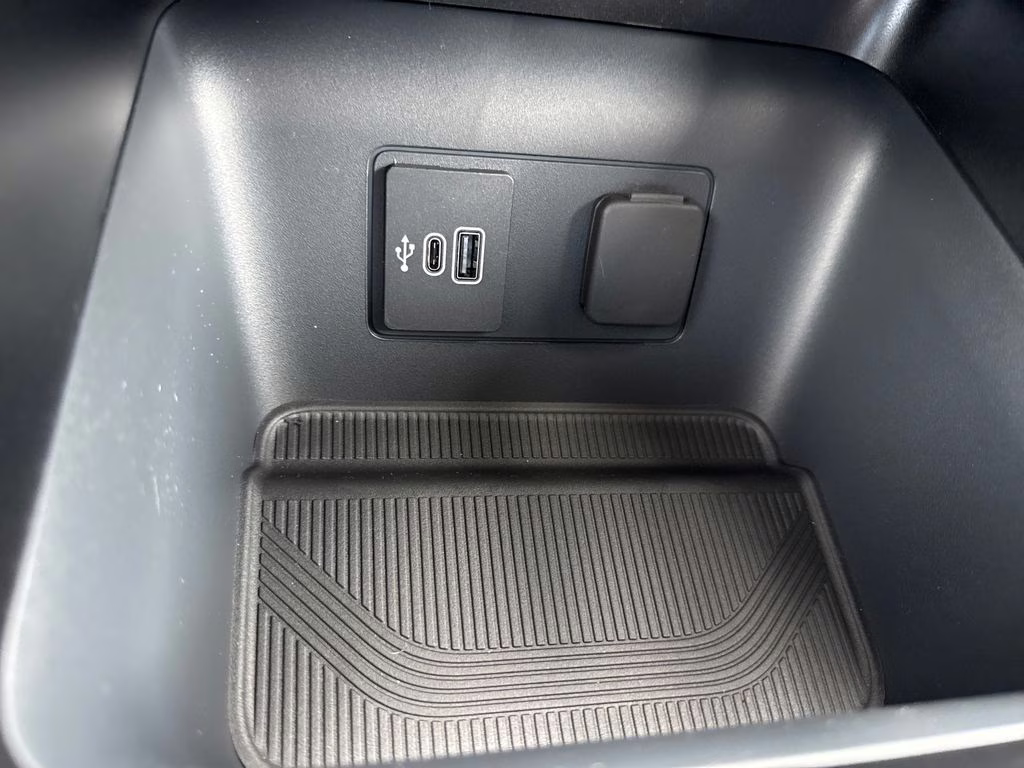 2026 Star White Metallic Tri-Coat Ford Explorer Active RWD SUV