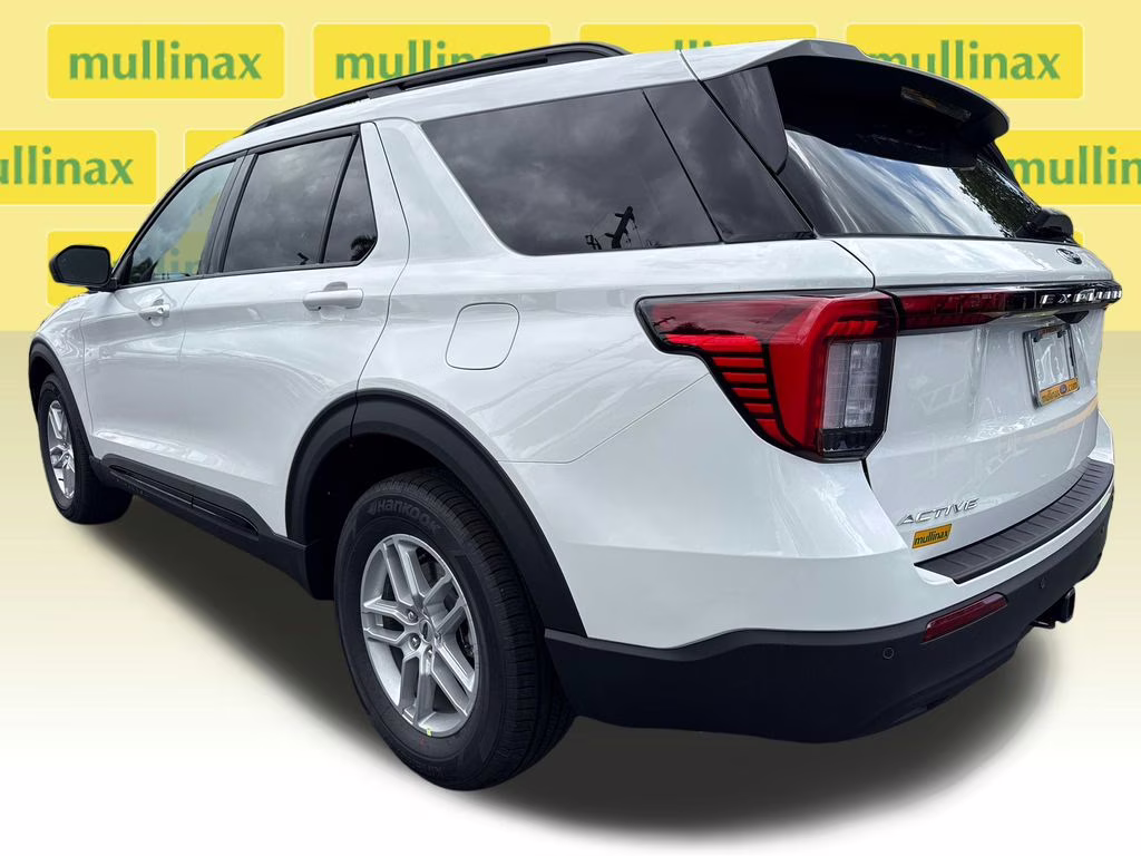 2026 Star White Metallic Tri-Coat Ford Explorer Active RWD SUV